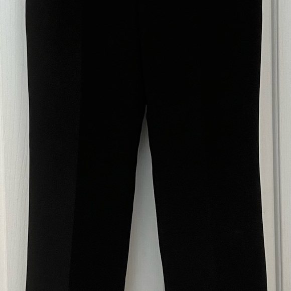 Jones wear , jacket  14 P, length 22,1/2” sleeves 22”. Pants 10 P, inseam 29” - Picture 9 of 9
